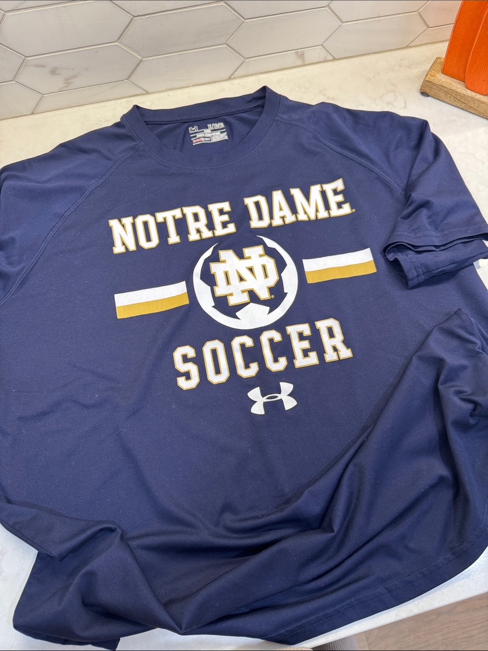 Notre Dame Soccer Under Armour Men’s XL Athletic Shirt